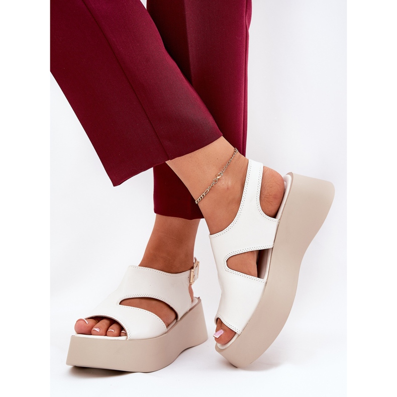 Női szandál a platformon öko fehér bőr 2
