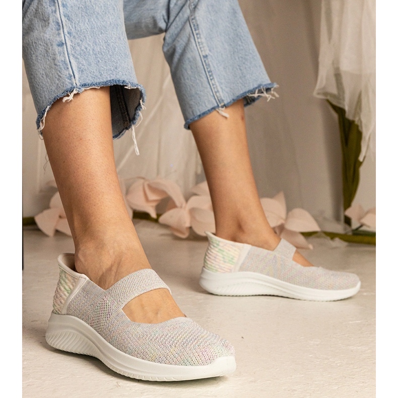 Színes női cipők egy sajtolt talpon sokszínű 1