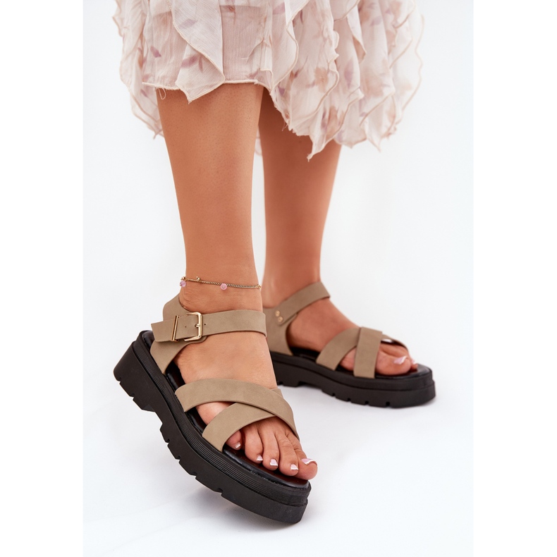 Női szandál a khaki öko bőrplatformon bézs 2