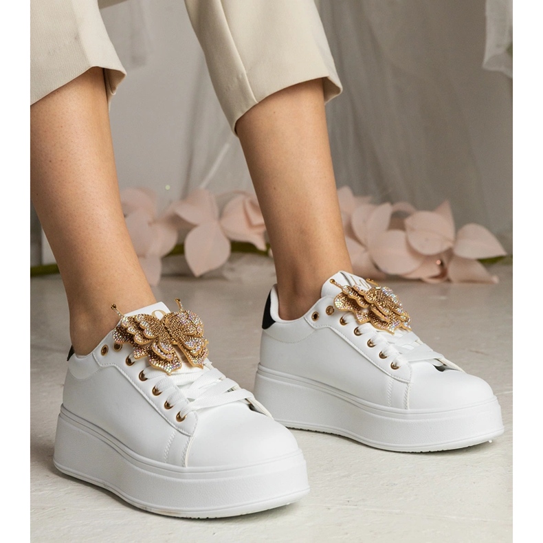 Fekete -fehér cipők, amelyek cirkonokkal ellátott pillangóval díszítik 2