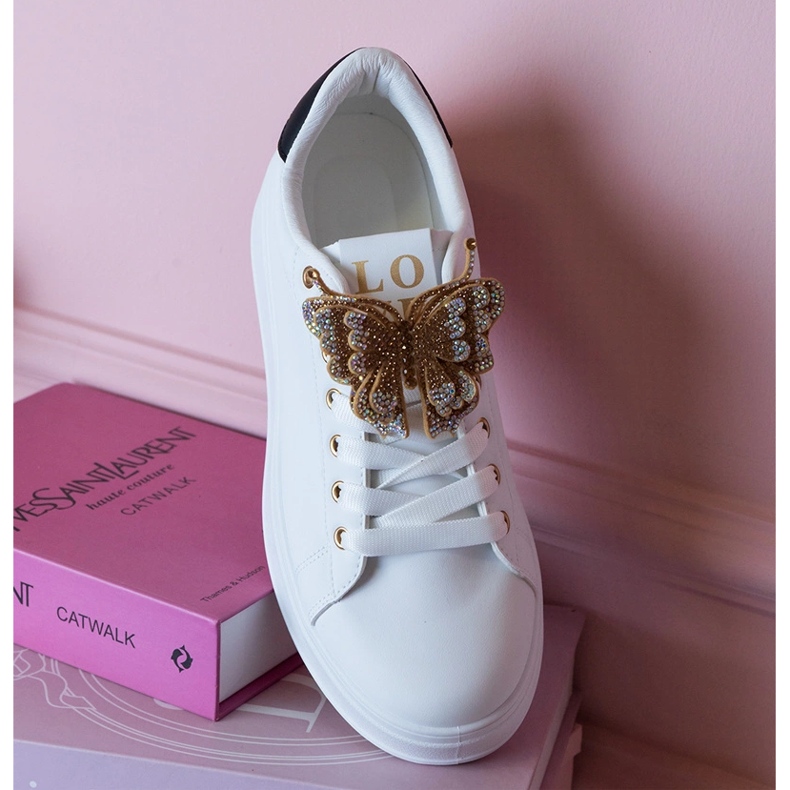 Fekete -fehér cipők, amelyek cirkonokkal ellátott pillangóval díszítik 1