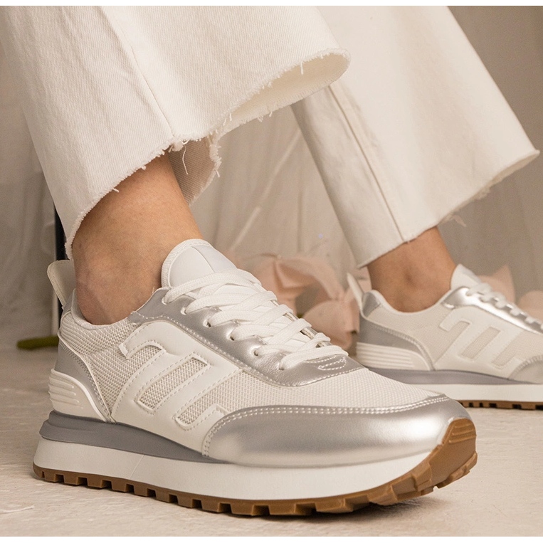 Fehér-srebrne cipők női sport 1