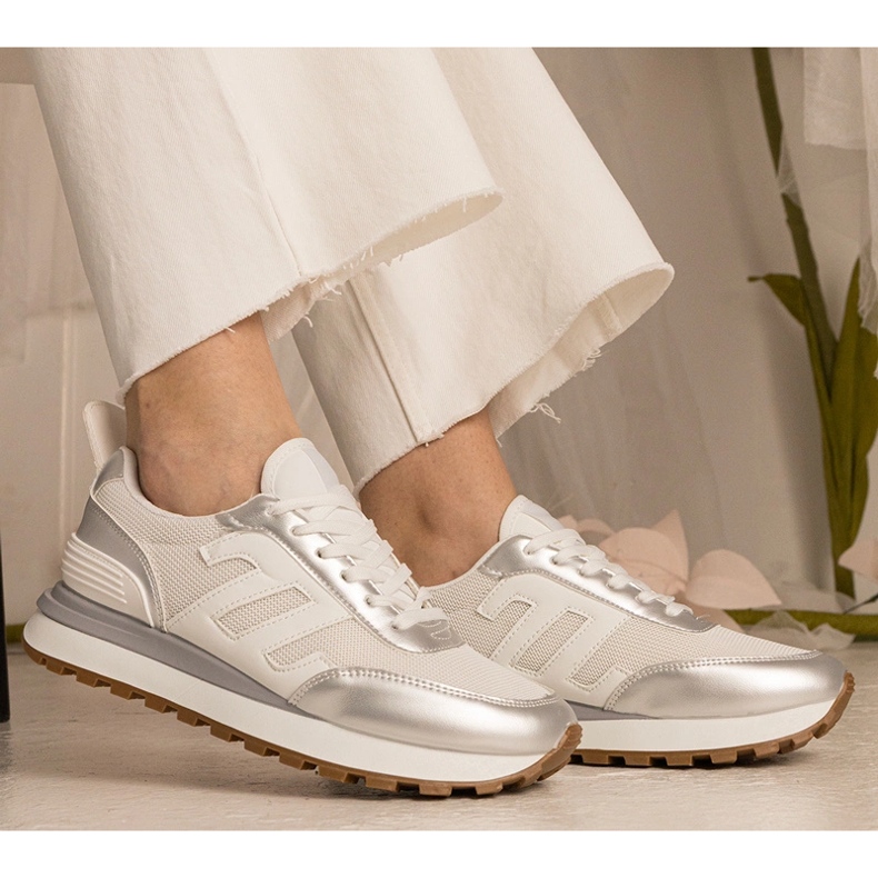 Fehér-srebrne cipők női sport 2