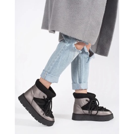 Fekete-ezüst fűzős női hócsizma vastag talppal 2