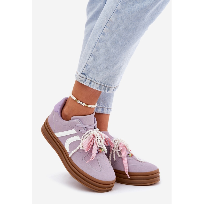 Női cipők a platformon lila dekorációkkal ibolya 1