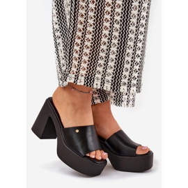 Női öko bőr papucs az oszlopon és a platformon fekete 1