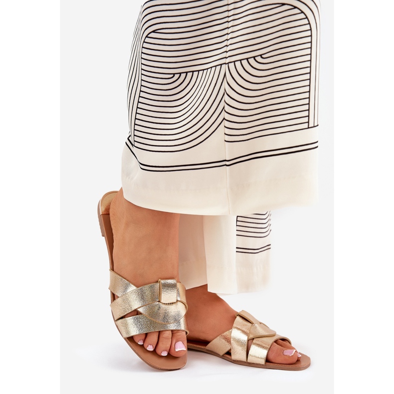 Lapos női papucsok összefonódó aranycsíkokkal aranysárga 1