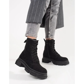 Fekete velúr csapdázók 2