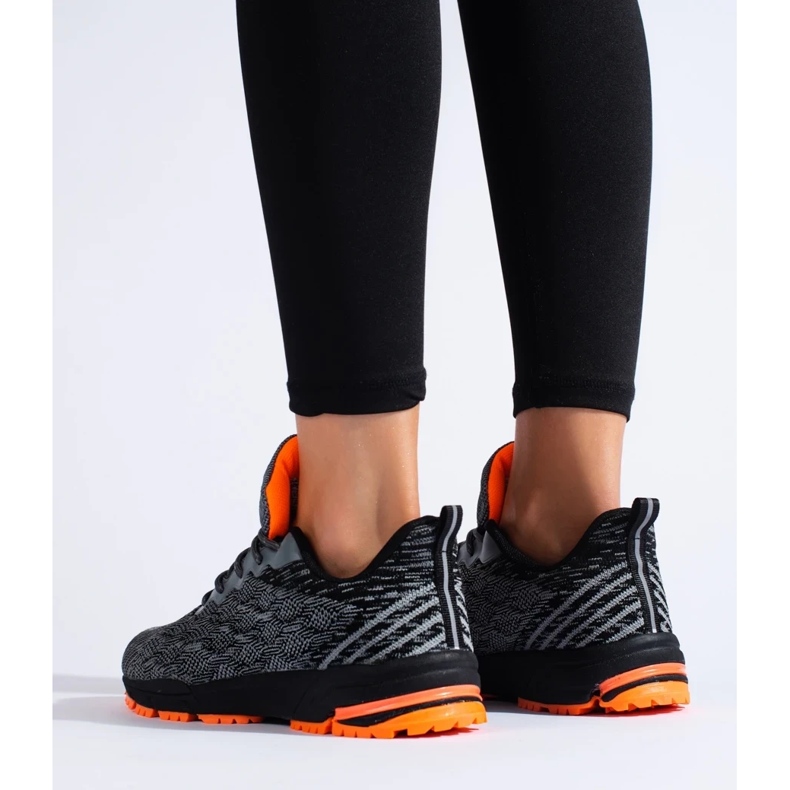 DK Kényelmes sportcipők fekete 1