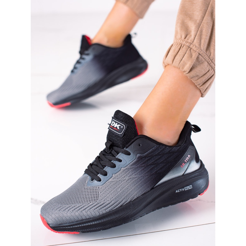 DK Könnyű sportcipő fekete 1