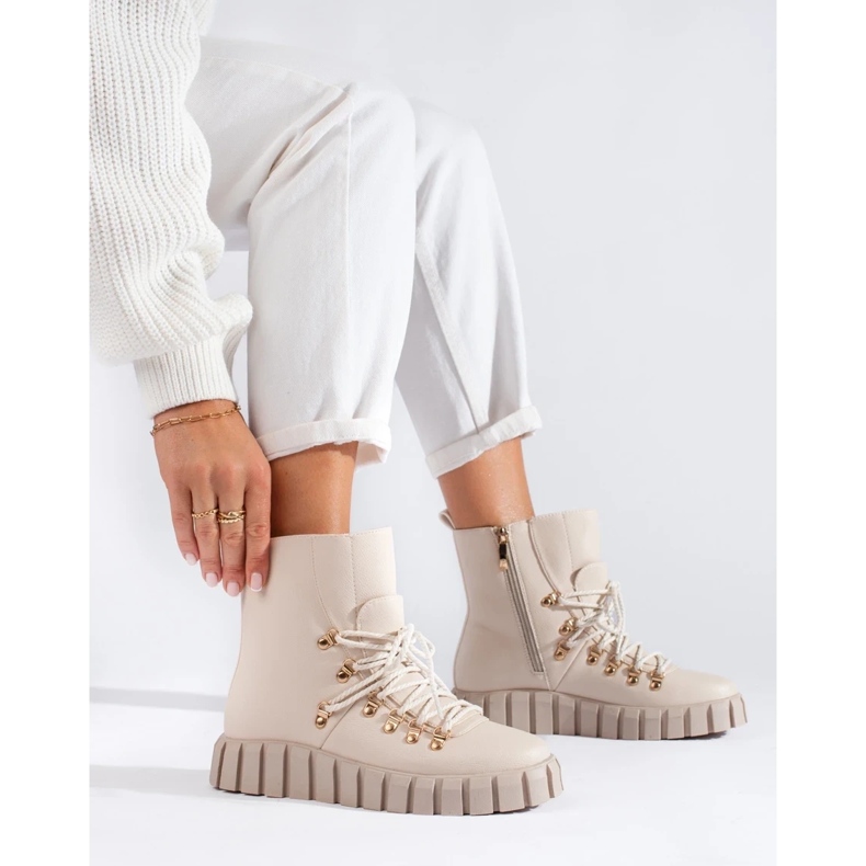 W. Potocki Bézs színű hőszigetelt női csizma a Potocki platformon 2