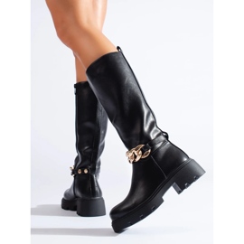 Ökológiai bőrből készült női csizma lánccal fekete 2