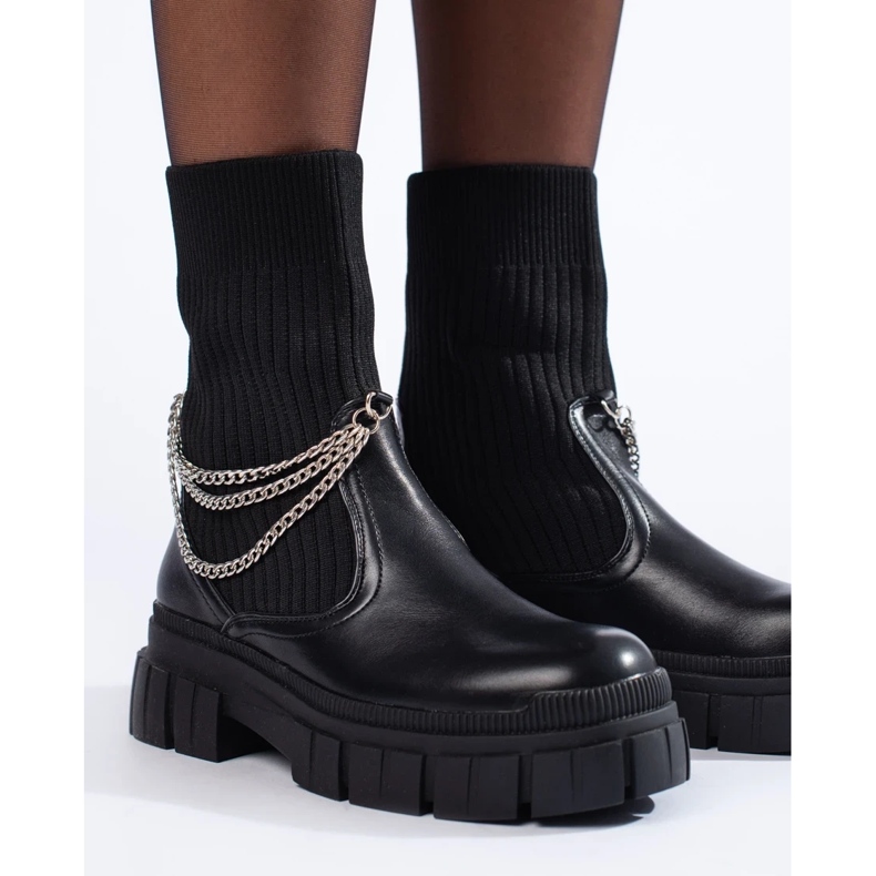 Fekete női munkáscsizma zoknival 1