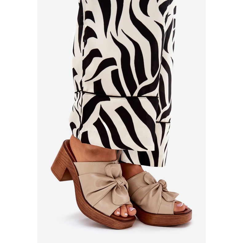 A női papucsok az öko -lé -poszton bézs poszton 1