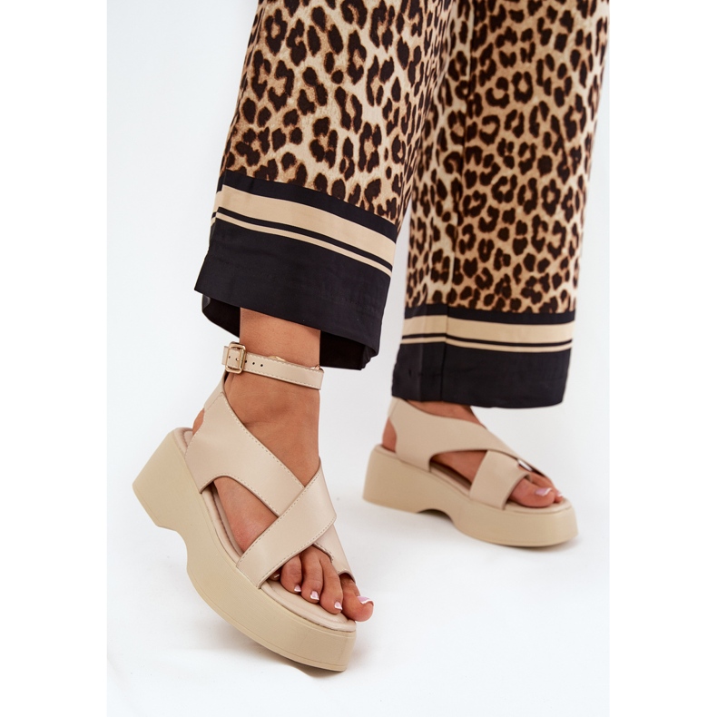 Női szandál a platformon és egy ék -öko bőr bézs 2