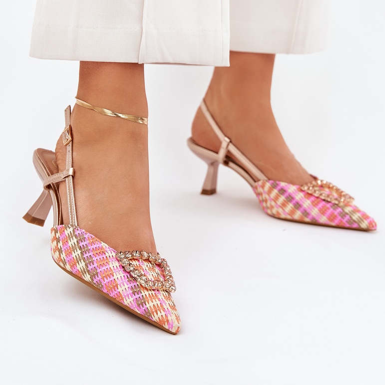 Magas sarkú cipővel és elavult pezsgő sarokkal sokszínű 2