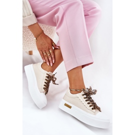 Női cipők egy hatalmas platformon, dekoratív kötéssel bézs 1