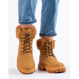 Barna színű női csizma bundával 1