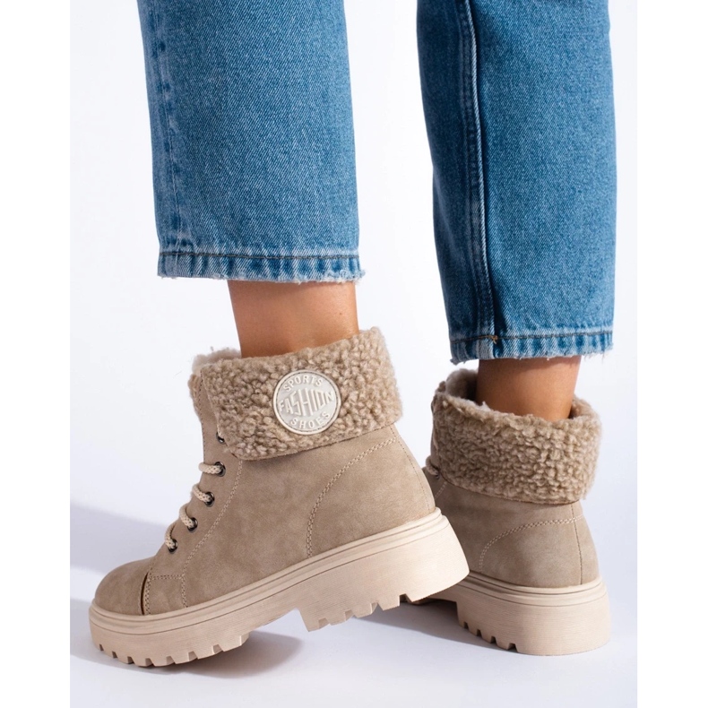 Női túracipő báránybőrrel bézs 1