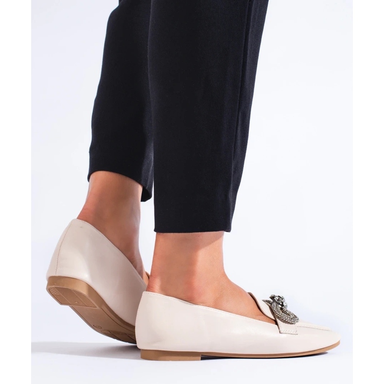 Elegáns női mokaszinok díszítéssel bézs 1