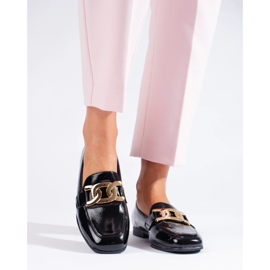 Lakkozott fekete női cipő Shelovet lánccal 2