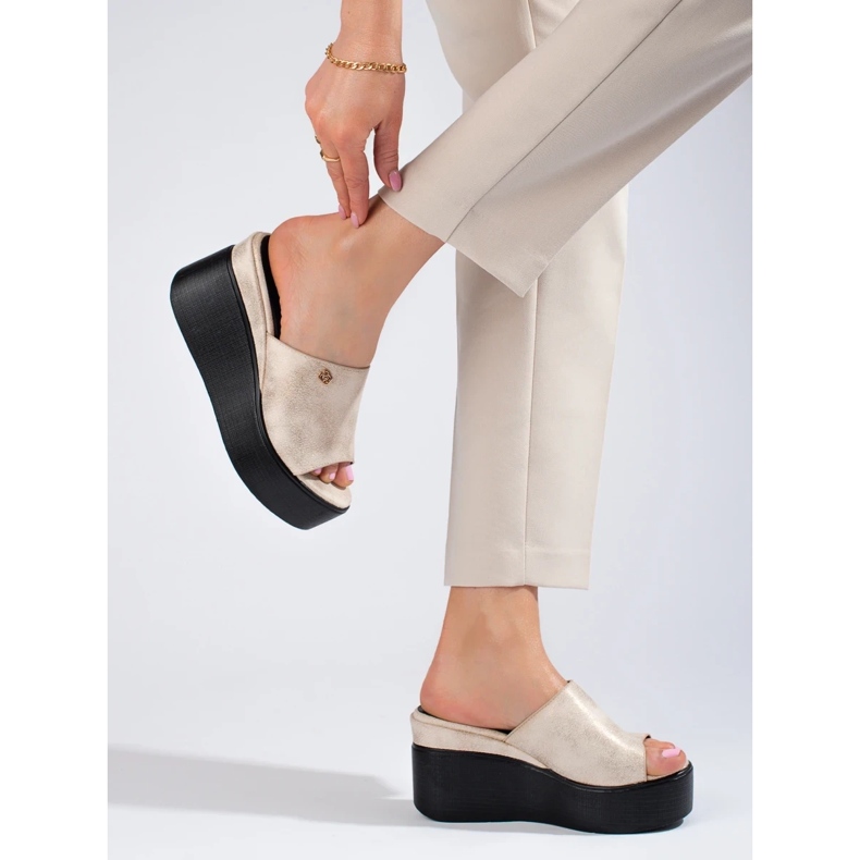 Fémes flip flopok magas ék aranyszínűen aranysárga 2
