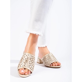 OpenWork Golden Flip flops egy alacsony fémes oszlopon aranysárga 1