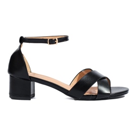 Fekete alacsony sarkú szandál a Shelovet márkától 1