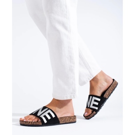 Fekete flip-flop ezüst felirattal a Shelovet sapkán 1