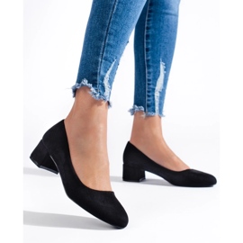 Női fekete velúr alacsony sarkú pumpák 2
