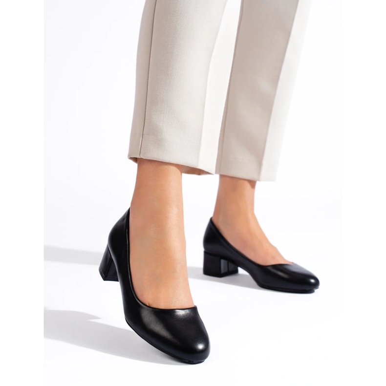 Női alacsony sarkú fekete pumpák 1