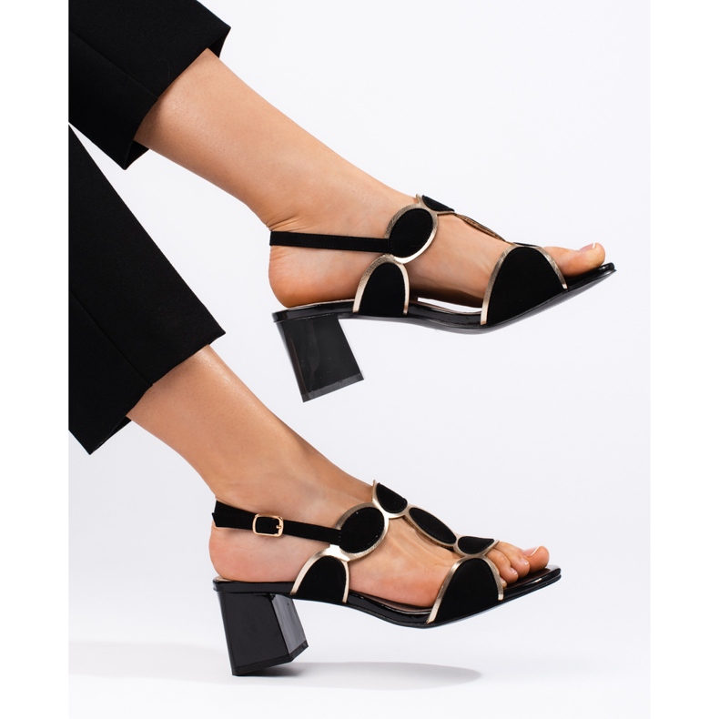 Goodin Fekete női szandál csattal 2