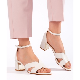 Fehér női magas sarkú szandál 2