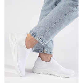 Fehér bebújós sportcipő 2