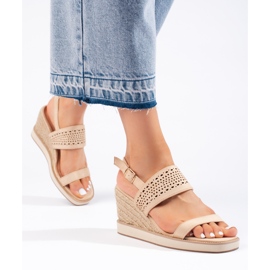 Bézs színű női ékszandál 2