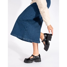 Női fekete lakkcipő emelvényes 2