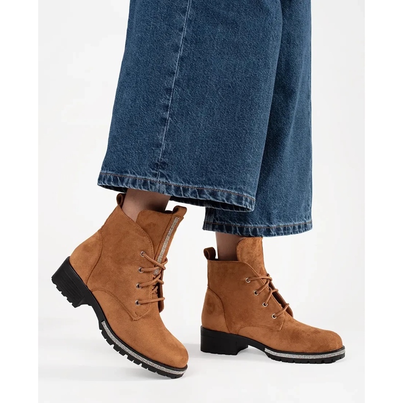 Világosbarna fűszeres csizma 1