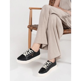 Goodin Fekete bőr cipők a peronon 1