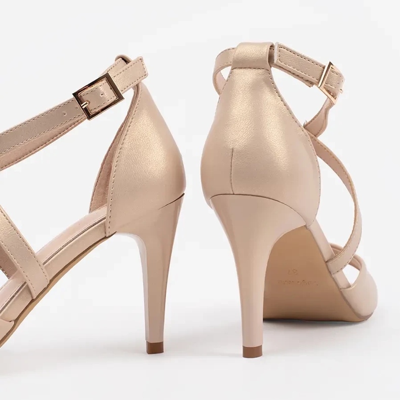 Női szandál a Sergio Leone Pearl sarkon bézs 2