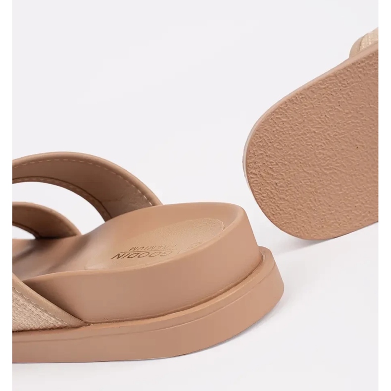 Goodin Bézs női lapos papucs csatokkal 1