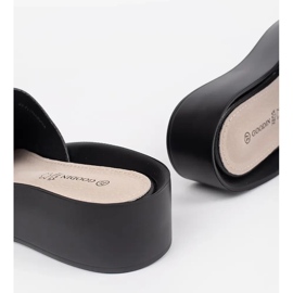 Goodin Fekete női papucs lánccal 1