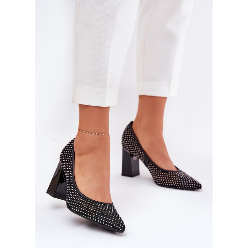 Díszített hálószivattyúk a Vinceza 62211 fekete oszlopon 2