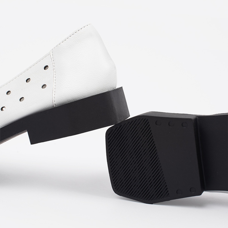 Goodin Fehér női cipő lyukakkal és íjjal 2