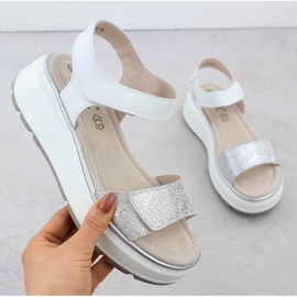 S.Barski Női bőr szandál tépőzáras ezüst platformhoz S. Barski LR51-543 1 S.Barski Női bőr szandál tépőzáras ezüst platformhoz S. Barski LR51-543 1