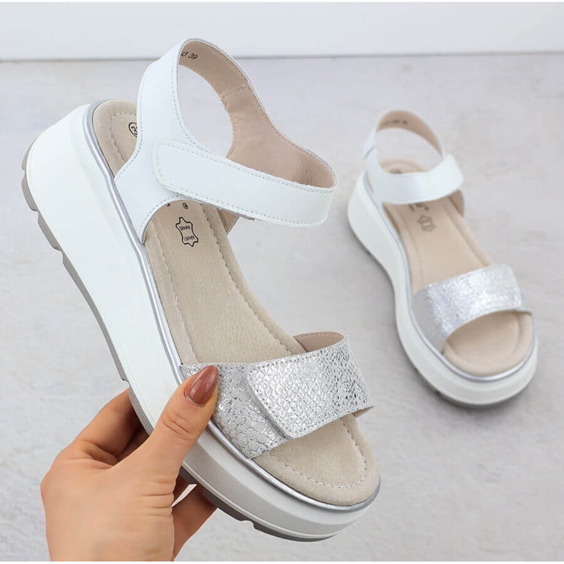 S.Barski Női bőr szandál tépőzáras ezüst platformhoz S. Barski LR51-543 1 S.Barski Női bőr szandál tépőzáras ezüst platformhoz S. Barski LR51-543 1