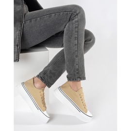 Bézs színű női tornacipő vastag talppal 2