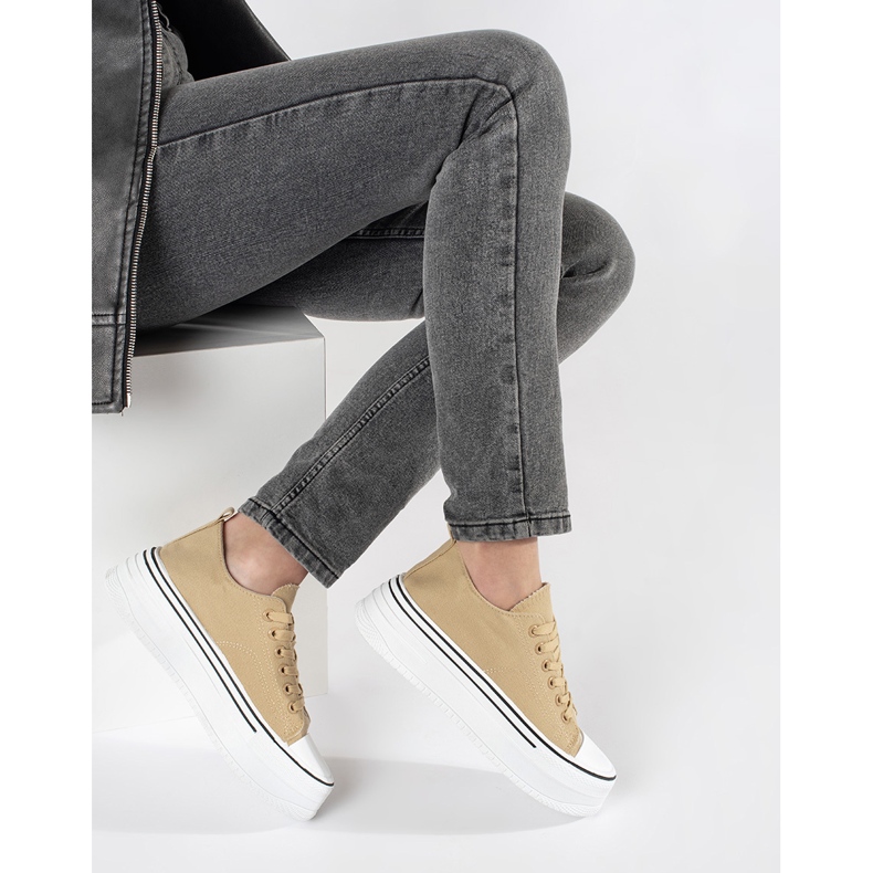 Bézs színű női tornacipő vastag talppal 2