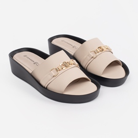 Goodin Bézs női szárnyak lánccal 1