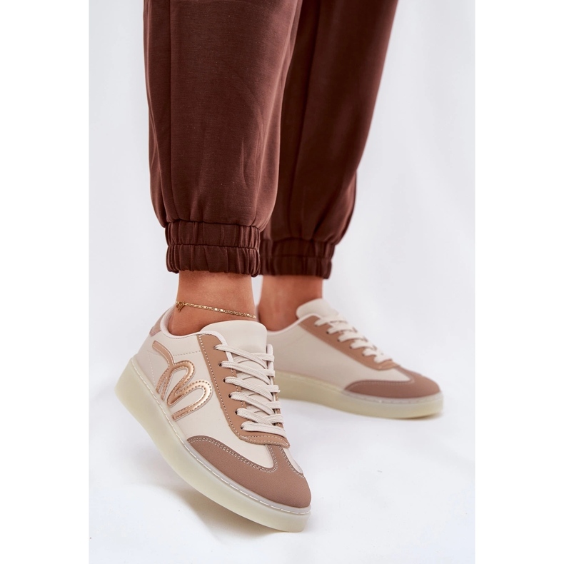 Alacsony női sportcipő öko bőr bézsával 2