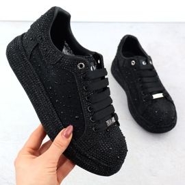 Női cipő cirkonokkal a platformon fekete goe nn2n4021 1